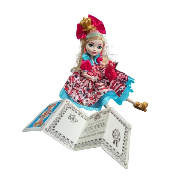 Ever After High Doll Apple White Way Too Wonderland 2014 w/Card CJF42 - Picture 1 of 4